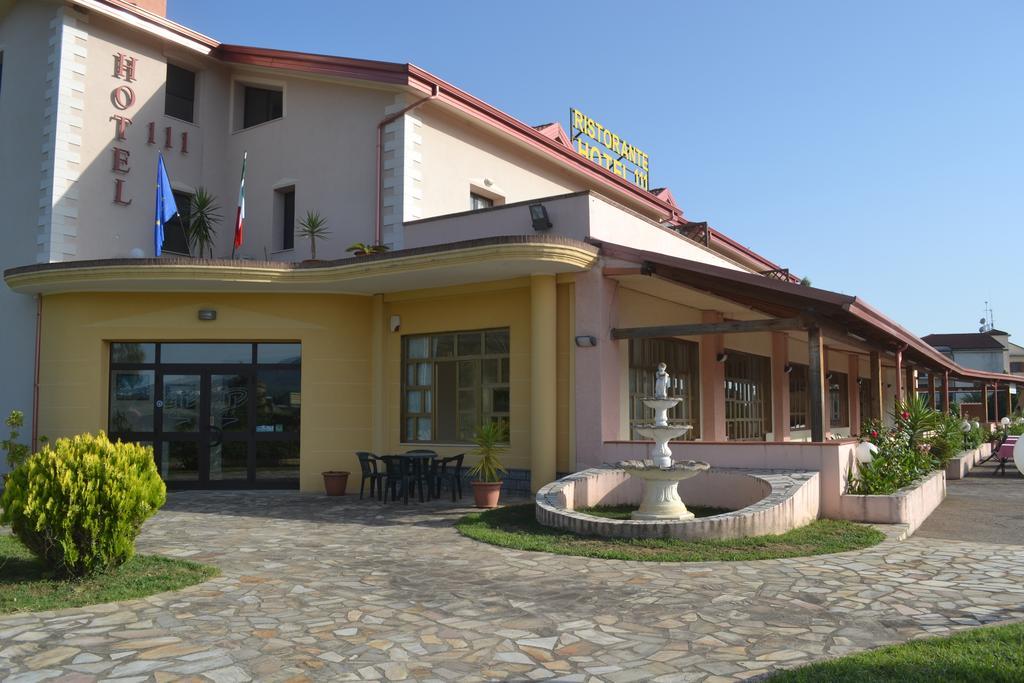 Hotel Ristorante111 Віллап'яна Екстер'єр фото