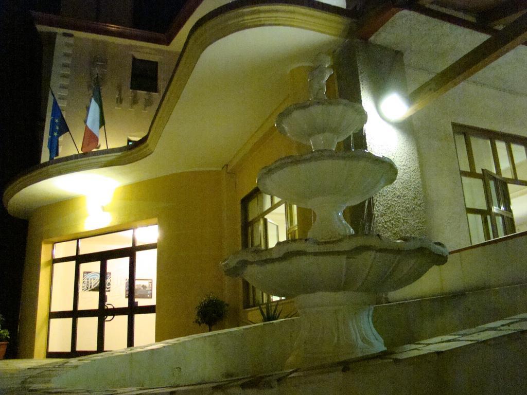 Hotel Ristorante111 Віллап'яна Екстер'єр фото
